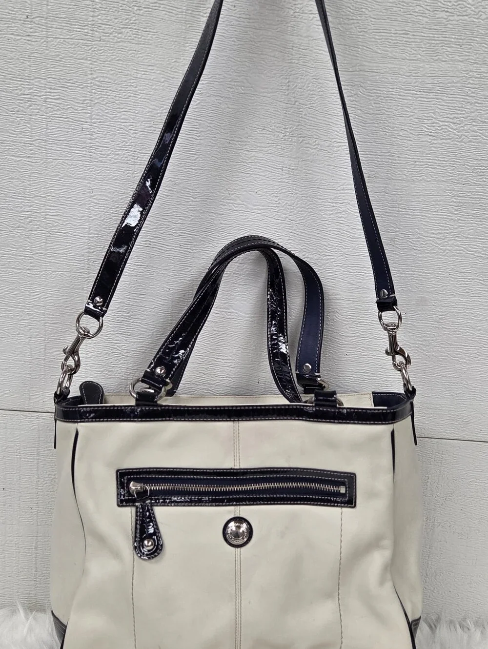 Coach Cream and Black Shoulder Bag